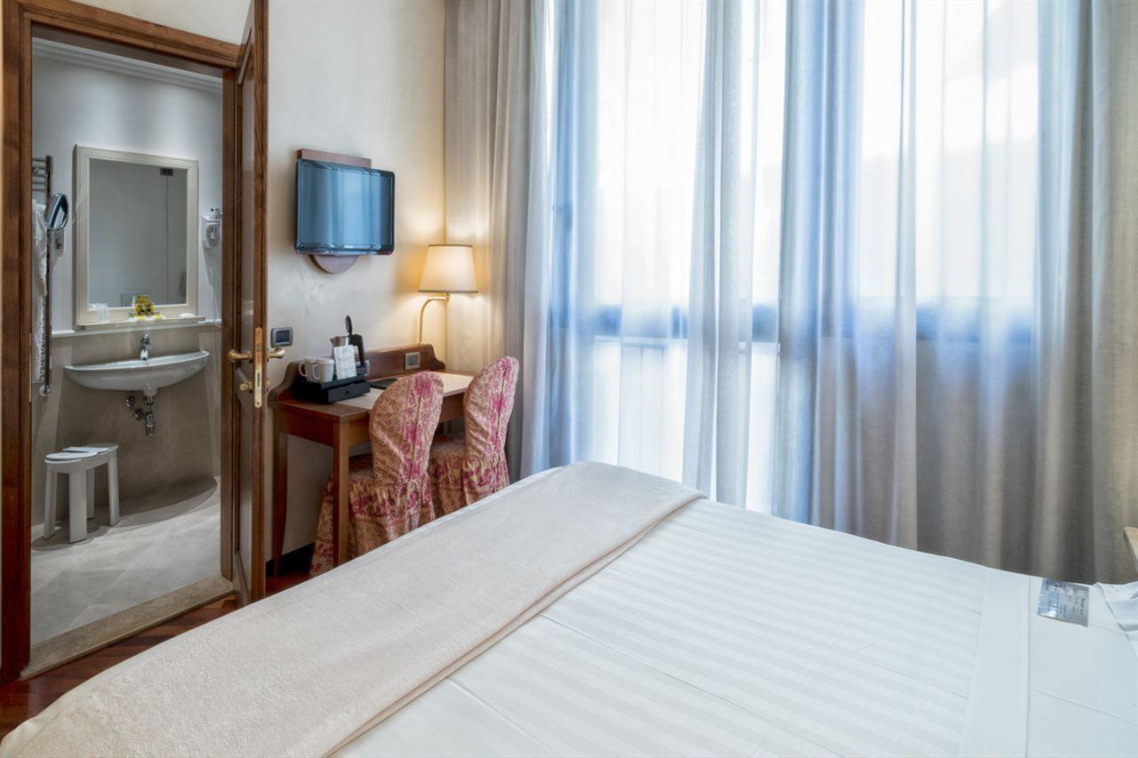 Pitti Palace Al Ponte Vecchio Hotel Florence